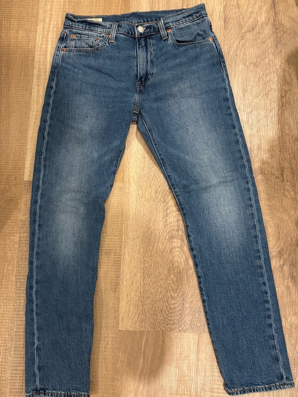 Levi's Slim Tapered Medium Wash Jean
